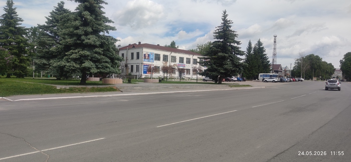 Назначение здания не помню . В правом крыле на 1- м вроде как столовая