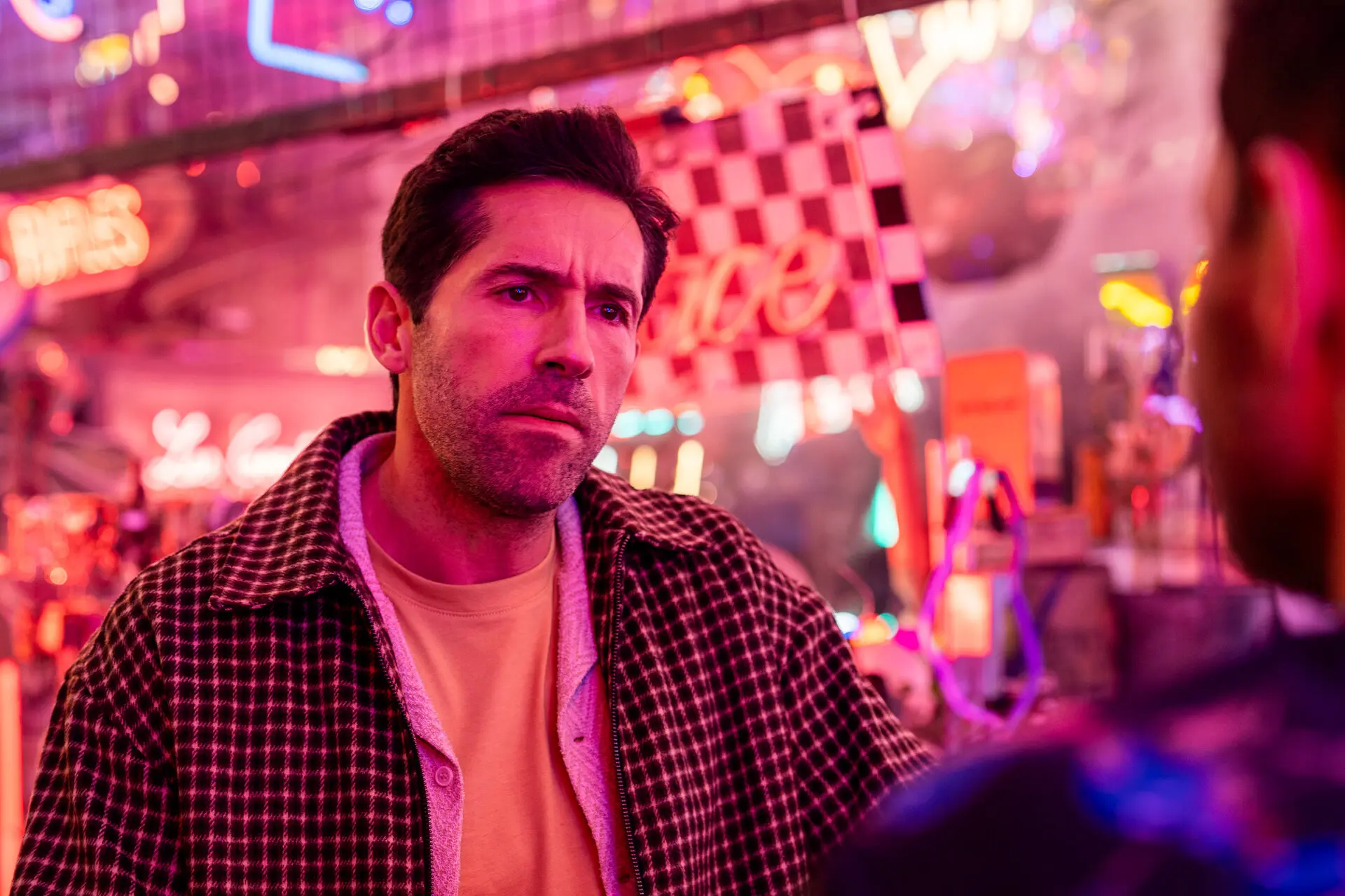 Резкий / Reckless (2025) - Серия Честные рецензии, Моё, Советую посмотреть, Фильмы, Голливуд, Рецензия, За и против, Боевики, Комедия, Великобритания, Скотт Эдкинс, Винни Джонс, 2025, Трейлер, Шабашники, Видео, YouTube, Длиннопост