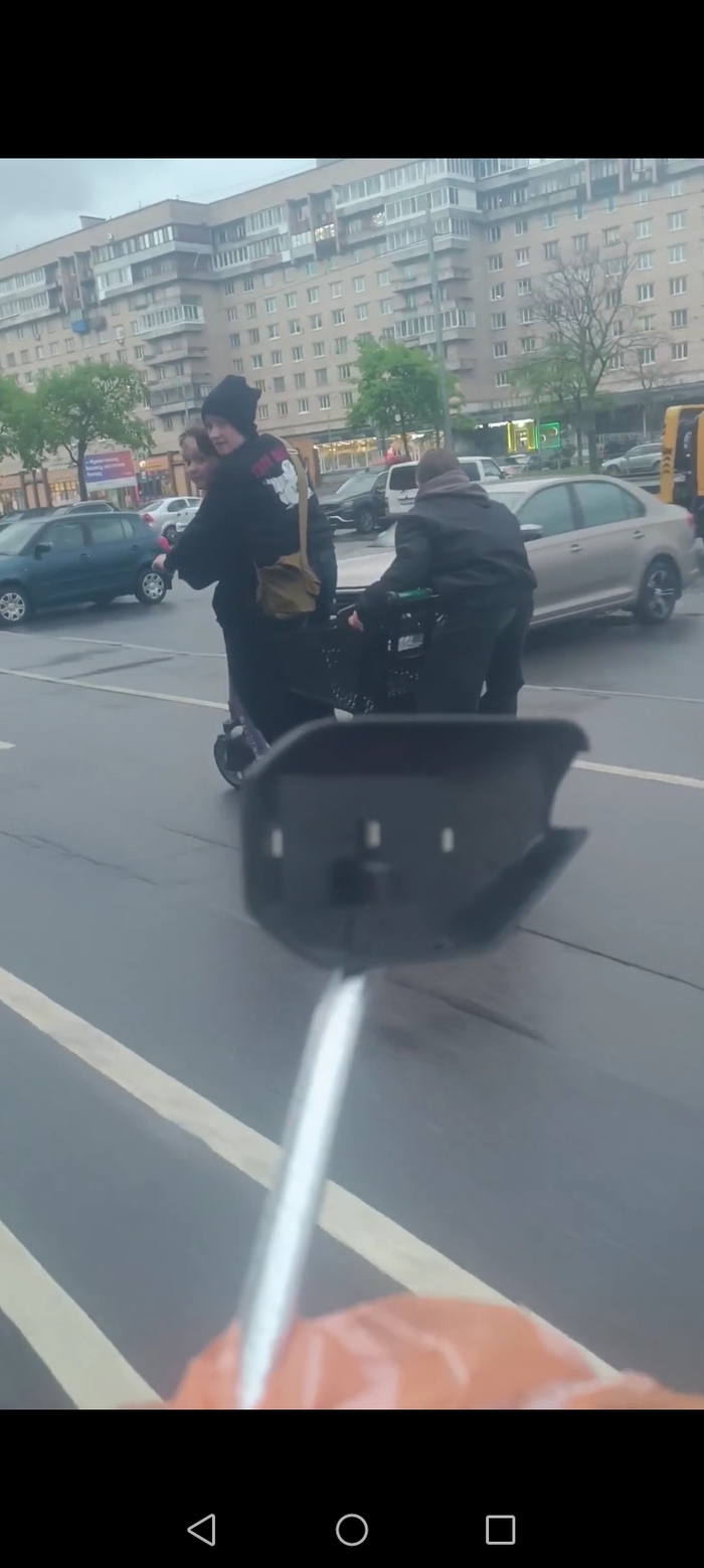 Зацеп магазинной тележкой