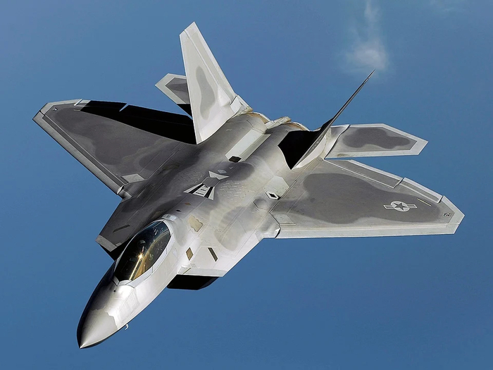 ����� ������� ����������� � ������� F-22 "������". ������, ���������� �� ���� �����