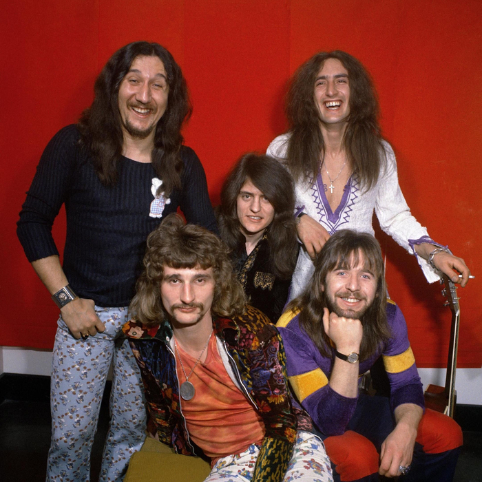Uriah Heep: Кен Хенсли - справа сверху