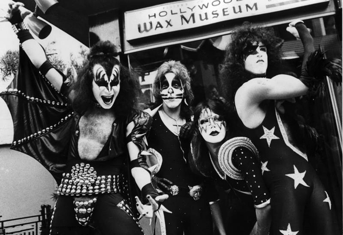 Kiss �� ������������ ��������. ���-��������, 1976.