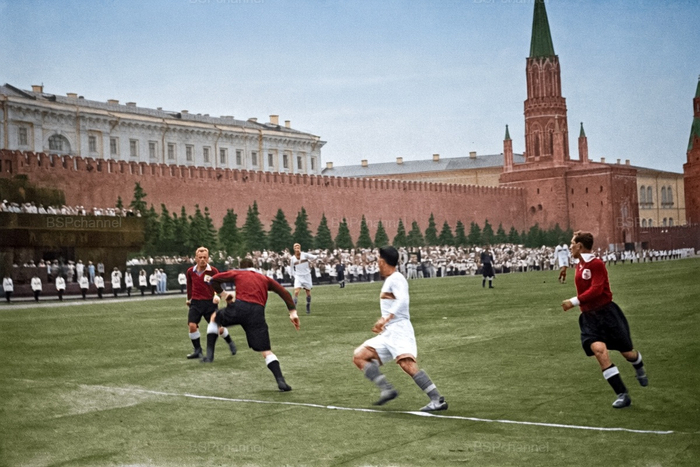 Фотограф: Эммануил Евзерихин
