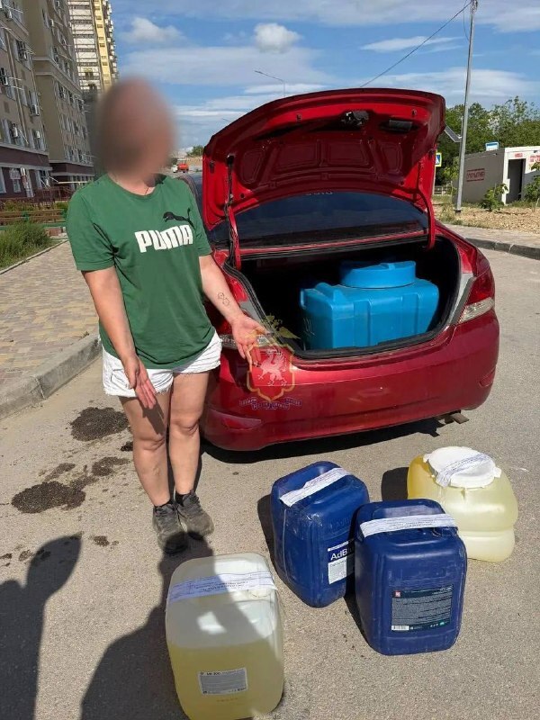 Жительница Севастополя решила подзаработать на ажиотаже с бензином. (обсуждение)