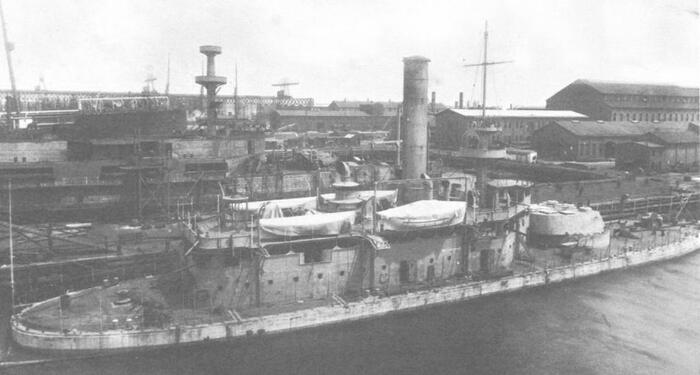������� USS Arkansas �� ����� Newport News Shipbuilding &amp; Drydock Co. 1 ���� 1902 ���� � ���� ���������. �� ������ ����� ����� ���������� USS Missouri