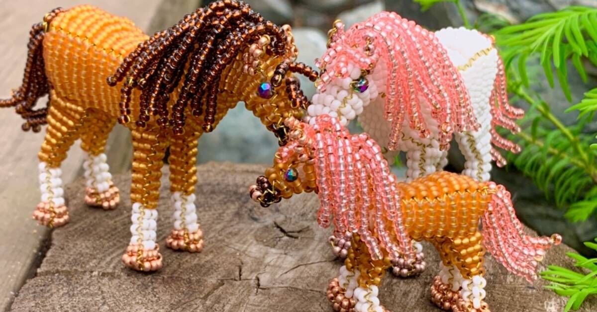 Today I'm weaving another horse for the Cossack, join us! - My, Beading, Beads, Hobby, Needlework, Creation, Rutube, Creative people, Needlework with process, Crafts, Post #10610070, With your own hands, Beaded figurines, Horses, Video