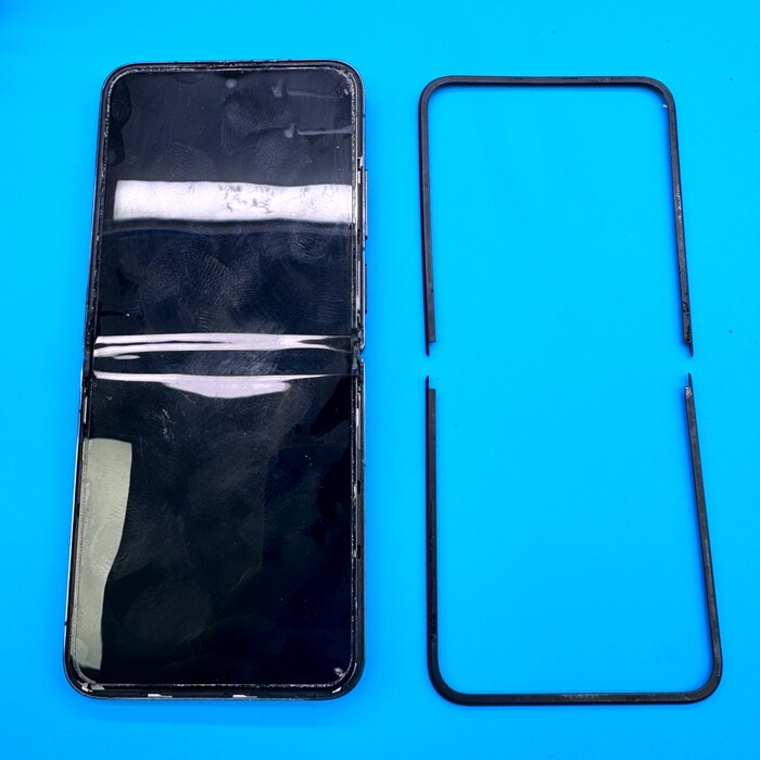 ������� ����������� ����� � ����������� ������� Xiaomi Mix Flip