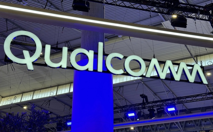 Qualcomm ������������ ����� ����������� ������ HBC ��� ��-�����������, ����������� �������������� ��� ��� ������ LPDDR. ������� �������� ���������� ������ ������ ��� ������� �������� HBM: �������� ����������� � SRAM, � ������������������� � ���� ����.&nbsp;
