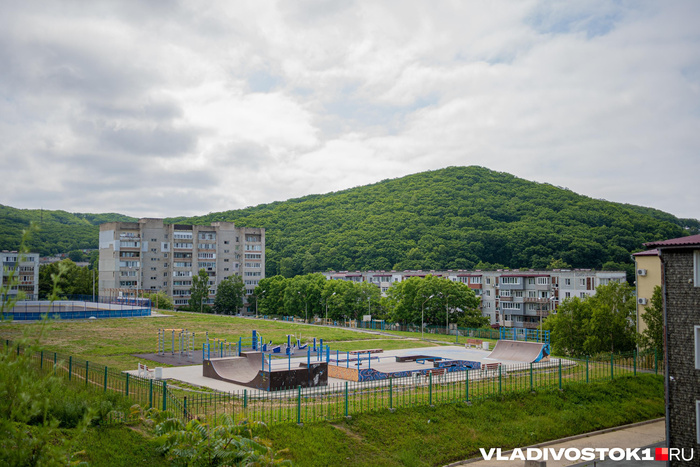 ���� �� ������� ��������. ��������: ����� ������ / <!--noindex--><a href="https://pikabu.ru/story/mama_teryala_soznanie_na_otpevanii_kak_malenkiy_poselok_v_primore_perezhivaet_gromkoe_ubiystvo_12letney_devochki_14124550?u=http%3A%2F%2FVLADIVOSTOK1.RU&t=VLADIVOSTOK1.RU&h=65ff03fe28c7228e4127e83457e6f4a14f0430f6" title="http://VLADIVOSTOK1.RU" target="_blank" rel="nofollow noopener">VLADIVOSTOK1.RU</a><!--/noindex-->