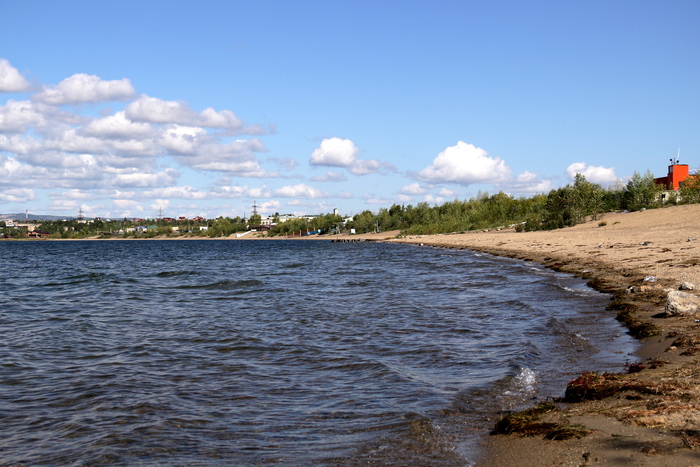 Рыба в озере пока еще водится