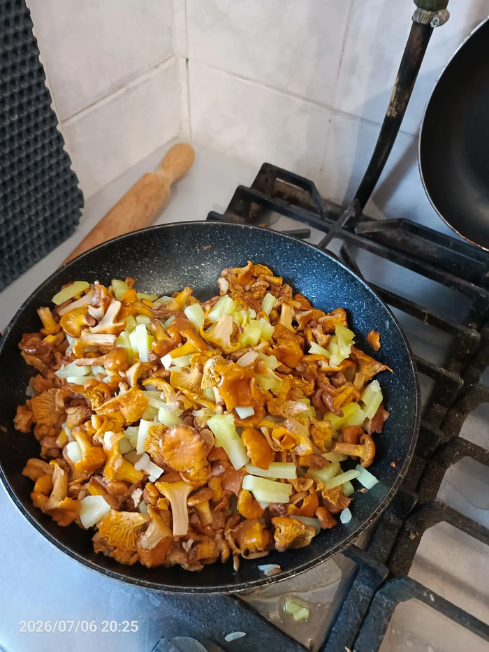 А вот у меня картошка с грибами, а у вас?