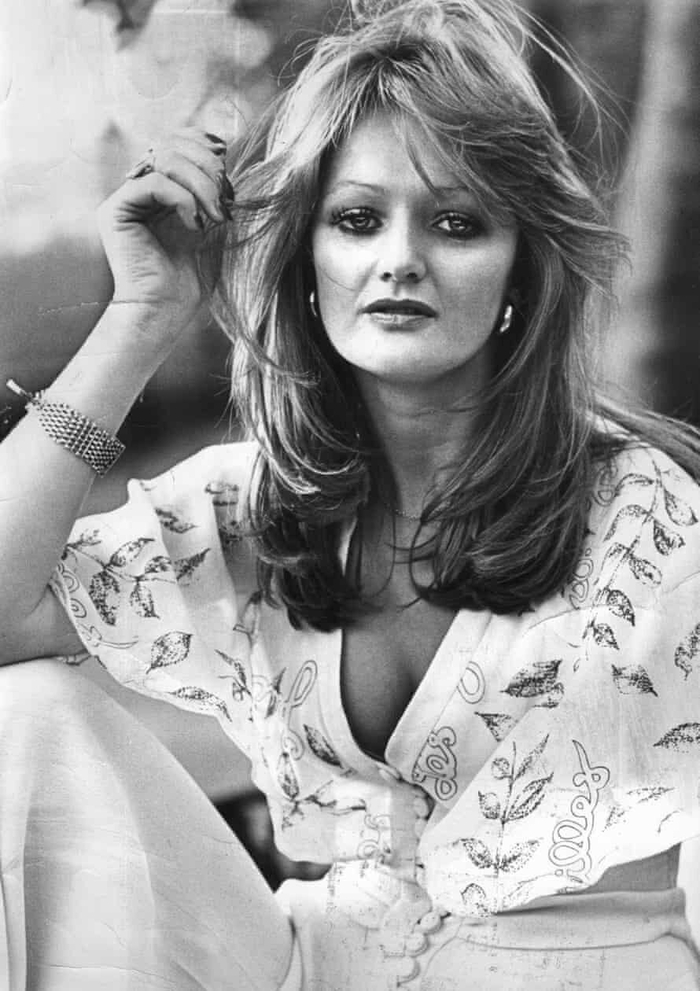 Bonnie Tyler - ���������� ���-������, ���������� � �������� ����� 8 ���� � �������� 75 ���