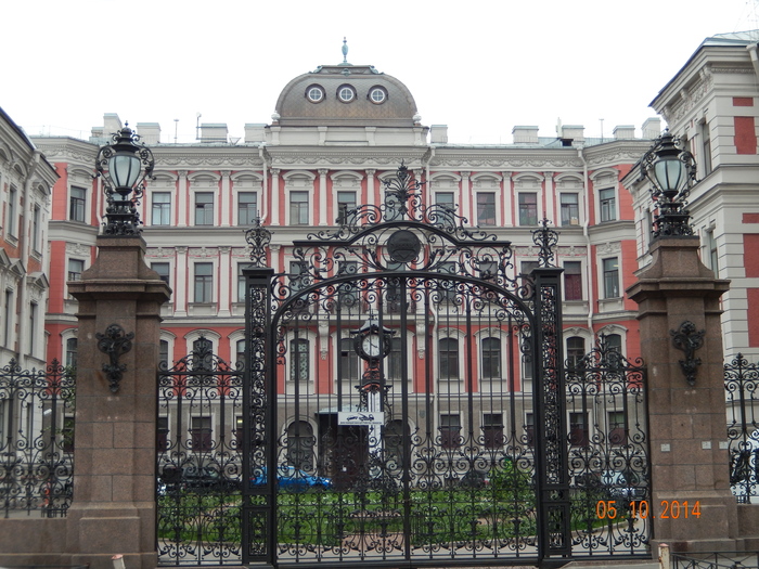 Петербург, ул. Моховая 27-29 - воплощение "Калабуховского дома" в кино