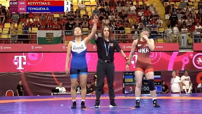 Спортсменка из Бурятии завоевала золото первенства Европы по борьбе, победив в финале украинку