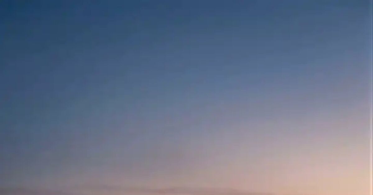 Duck Art - Art, Art, Loneliness, Town, Night, Calmness, Clouds, Aesthetics, Fantasy, Graphics, beauty, Video, Vertical video, Short videos, Telegram (link)