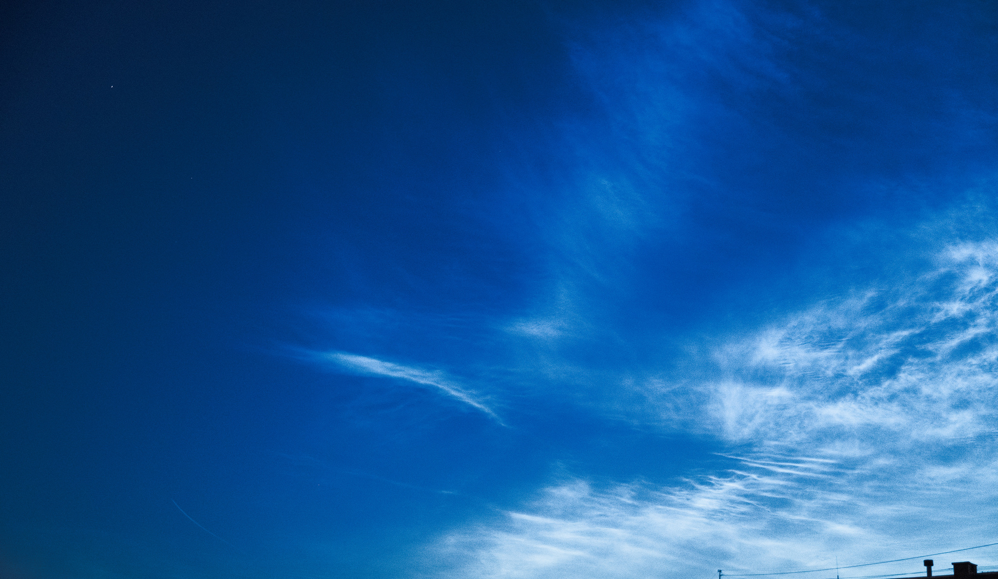 Noctilucent clouds over St. Petersburg on July 18 - My, Astronomy, Noctilucent clouds, Starry sky, White Nights, Mesosphere, Meteorology, The science, Video, Soundless, Short videos, Longpost