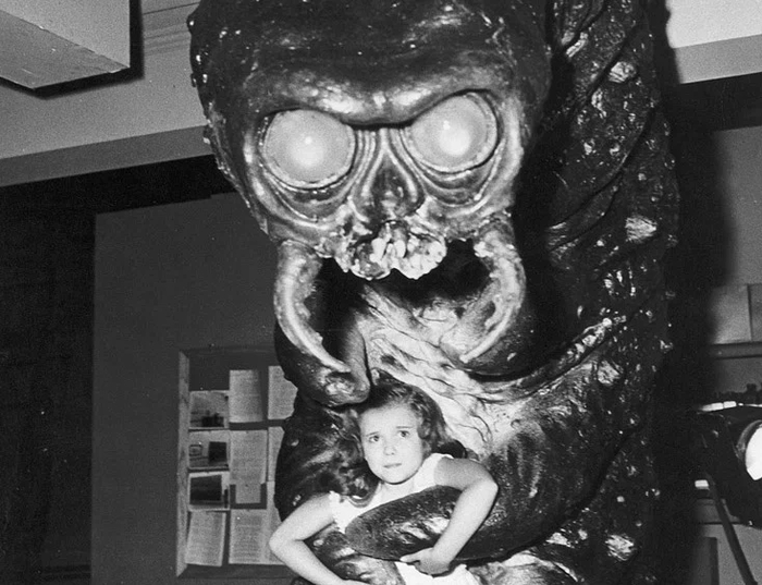 ������, ������� ������ ����� ���� (1957) / � ��� � �������� �����