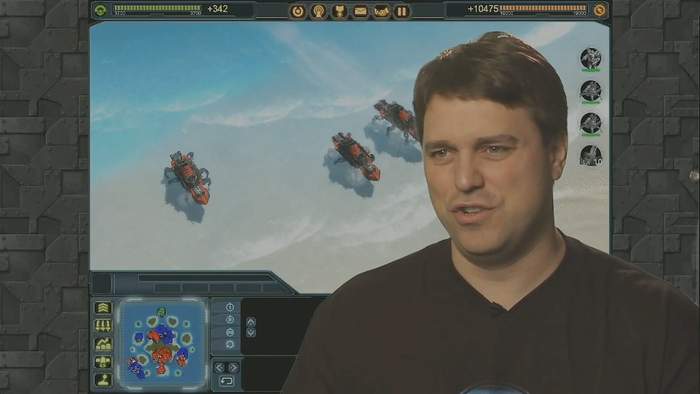 Кадр из промо ролика Supreme Commander где Крис Тейлор рассказывает о геймплее