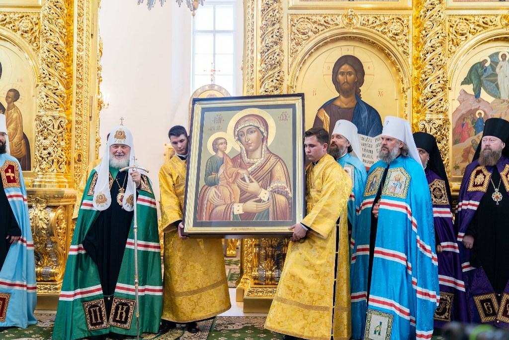Patriarch Kirill presented the church with a drawing of the Virgin Mary with three arms. - Church, Christianity, Religion, История России, Russia, ROC, Orthodoxy, faith, Jesus Christ, God, Russians, Rus, Patriarch Kirill, Icon, No rating