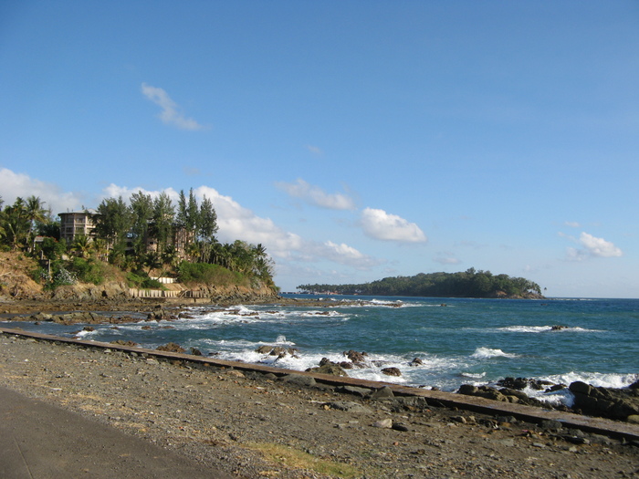 ���� �� ���������� ���� ������� ���� (Corbyn's Cove) �� ����������, ������� ����� ������ ���� (Ross Island)