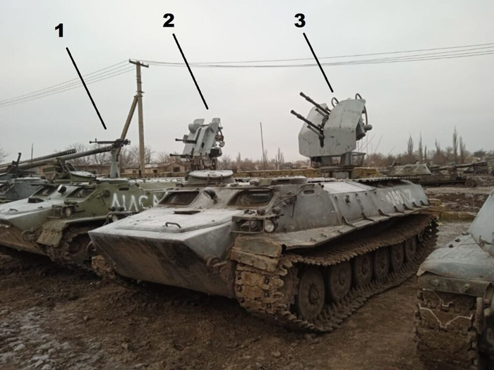 1 - установка с 12,7-мм пулемётом ДШК, 2 - установка 2М-1 с двумя 12,7-мм пулемётами ДШК, 3 - установка 2М-7 с двумя 14,5-мм пулемётами Владимирова.