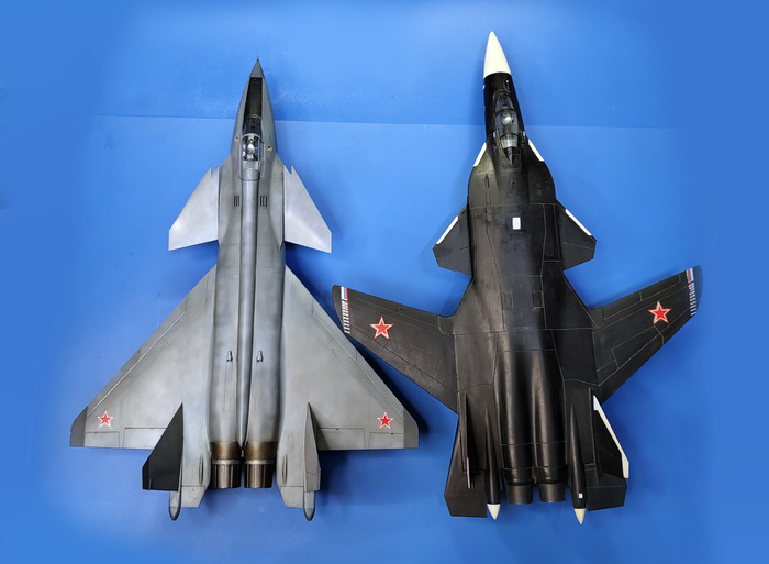 Кстати, Су-47 еще больше. Впрочем, ни тот, ни другой в серию по разным причинам не пошли.