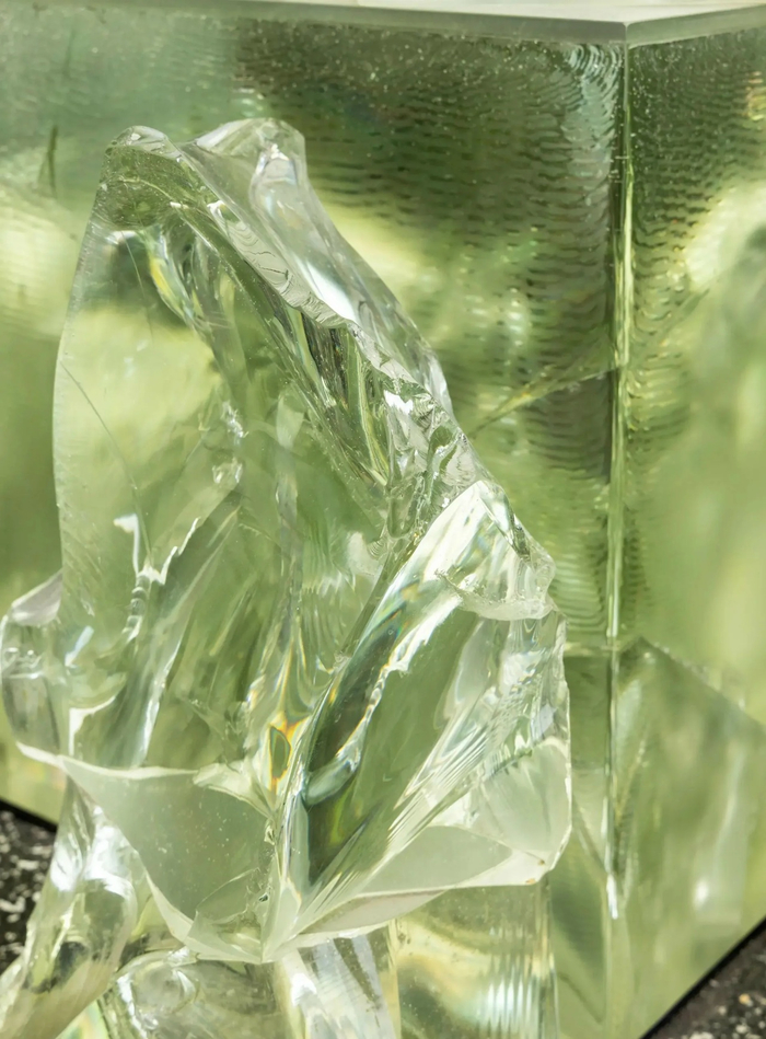 Фрэнк Гери, стол Icehenge (2012). Фрагмент