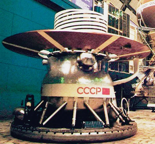 127 minutes in hell: what Venera-13 managed to film before the heat killed it - Venus, Made in USSR, Space, solar system, Spaceship, Cosmonautics, Astronomy, Planet, NASA, Milky Way, Galaxy, Zen, Yandex Zen, Yandex Zen (link), Longpost, Neural Network Content, Astrophoto, Rover, Vega