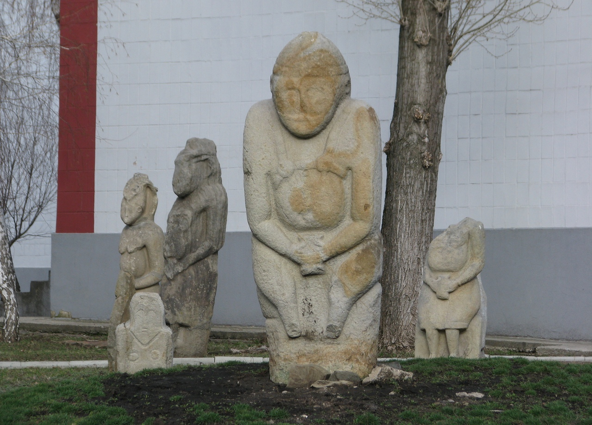 Stone women in the steppe: who erected them and why are they holding a cup? - Steppe, Monument, Travel across Russia, Abandoned, sights, Zen, Yandex Zen, Yandex Zen (link), Longpost