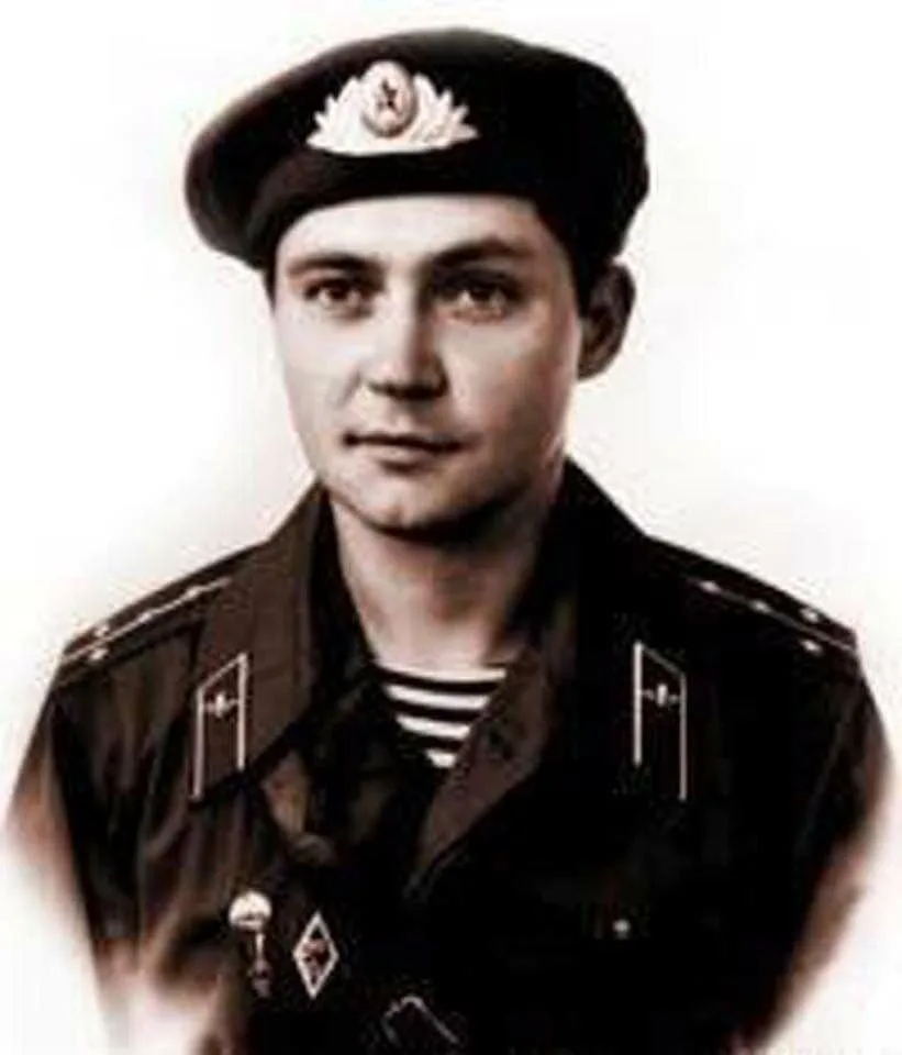 How Vasily Margelov's son and a former construction battalion soldier parachuted inside a BMD for the first time, and what space technology has to do with it. - Airborne forces, Landing, Vasily Margelov, Longpost, Telegram (link), Yandex Zen (link), MAX messenger (link)