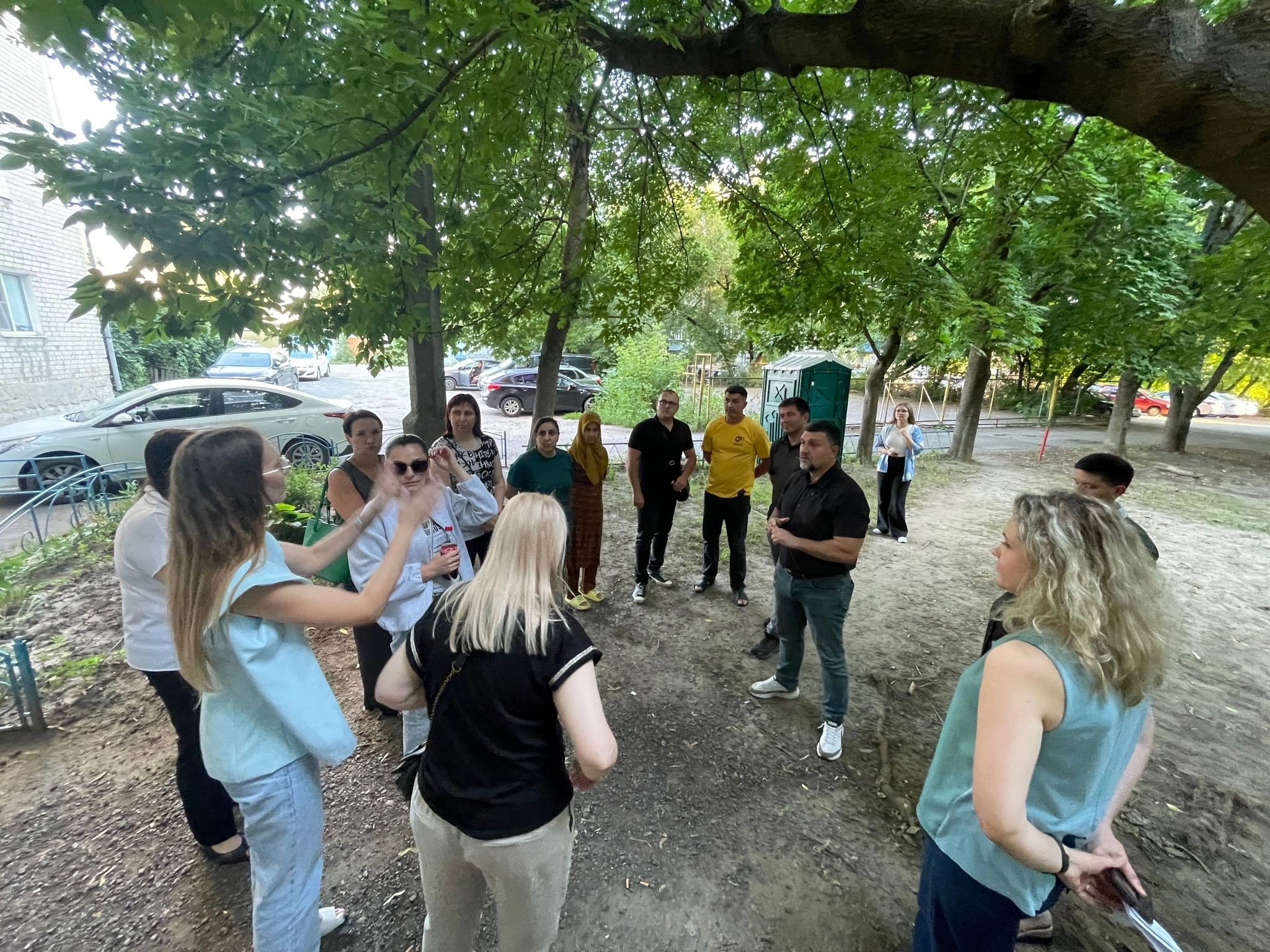 A large meeting was held with residents of houses on Lomakin Street, 1 and 3 - My, Housing and communal services, Kursk, Fair Russia, Land plot, Apartment buildings, Courtyard, Longpost
