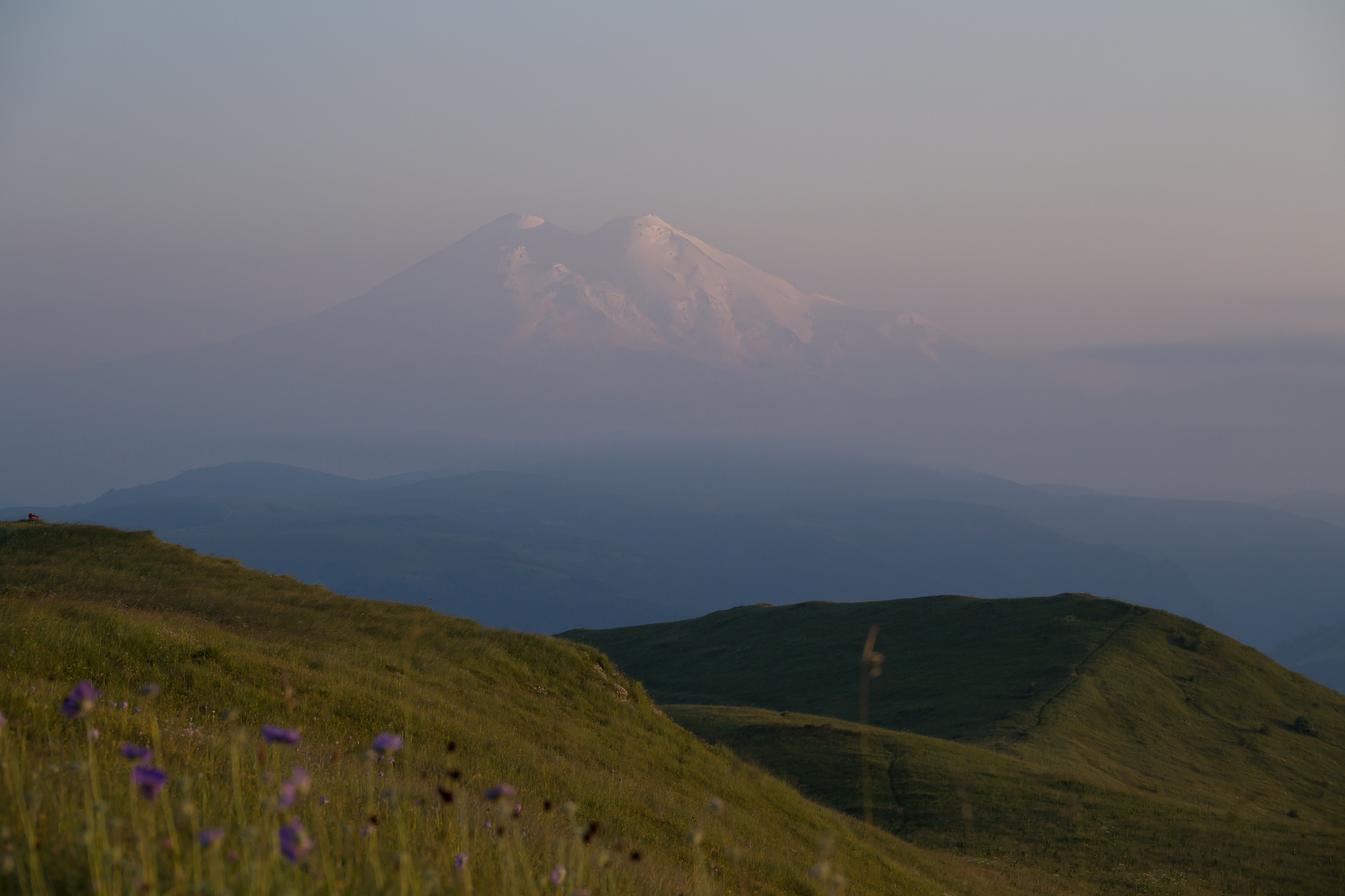 August 2, 2026. Evening on the Shadzhatmaz Plateau - My, Nikon, Beautiful view, The mountains, Russia, Travels, Tourism, Elbrus, Caucasus, Sunrises and sunsets, Longpost