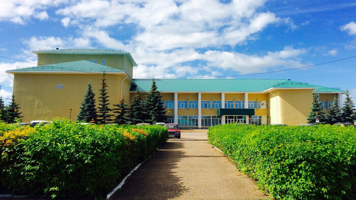 Клуб буквой П. До него ничего похожего у нас не стояло.