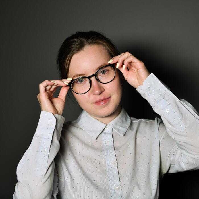 Ирина Порозова редактор раздела «Бизнес» на <!--noindex--><a href="https://pikabu.ru/story/otkuda_stolko_zhelchi_i_gneva_uchastnitsa_zabegov_otvetila_ekaterinburzhtsam_kotoryie_besyatsya_ot_perekryitiy_14226316?u=http%3A%2F%2FE1.RU&t=E1.RU&h=d14cb2f4849bc246a517d6332b909846dc263a36" title="http://E1.RU" target="_blank" rel="nofollow noopener">E1.RU</a><!--/noindex-->