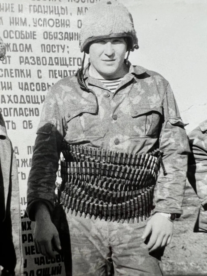 Фото: <a href="https://pikabu.ru/story/russkiy_medved_general_kanakin_bilsya_za_zalozhnikov_na_dubrovke_i_v_beslane_14280556?u=https%3A%2F%2Faif.ru%2F&t=%D0%98%D0%B7%20%D0%BB%D0%B8%D1%87%D0%BD%D0%BE%D0%B3%D0%BE%20%D0%B0%D1%80%D1%85%D0%B8%D0%B2a%20%D0%95%D0%BA%D0%B0%D1%82%D0%B5%D1%80%D0%B8%D0%BD%D1%8B%20%D0%9A%D0%B0%D0%BD%D0%B0%D0%BA%D0%B8%D0%BD%D0%BE%D0%B9.&h=9158ae82f71d13f4ec4bc842b61ab94f2c6f3335" title="https://aif.ru/" target="_blank" rel="nofollow noopener">Из личного архивa Екатерины Канакиной.</a>