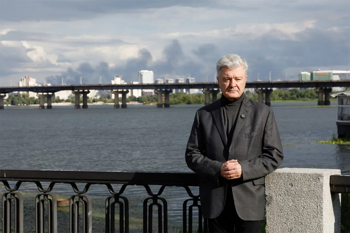 Откровенный Порошенко: Нам нужно полное прекращение огня, чтобы усилить армию