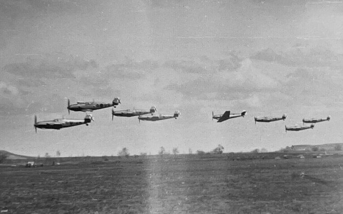 �������� Bf109 �� 3./J88 �������� �� ����� ������ ��� ����������.