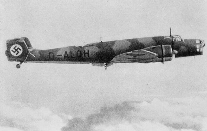 Бомбардировщик Junkers Ju 86. Источник фото Википедия.