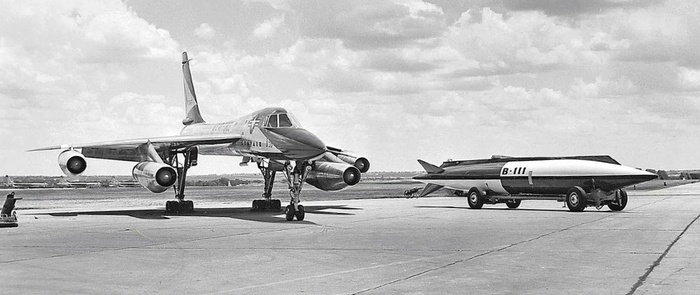 ������ �������� B-58 Hustler ��������� � ���������� ��������� � ��������� ����������������� ����������. � ����� ������� ����� ���������� ���������, ��� ���� ������ ������� ����� ������� �����.