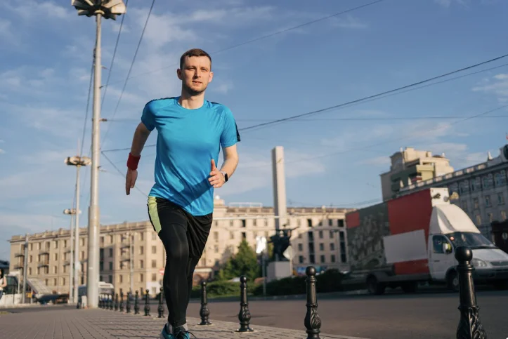 Чек-лист: что надеть на пробежку весной